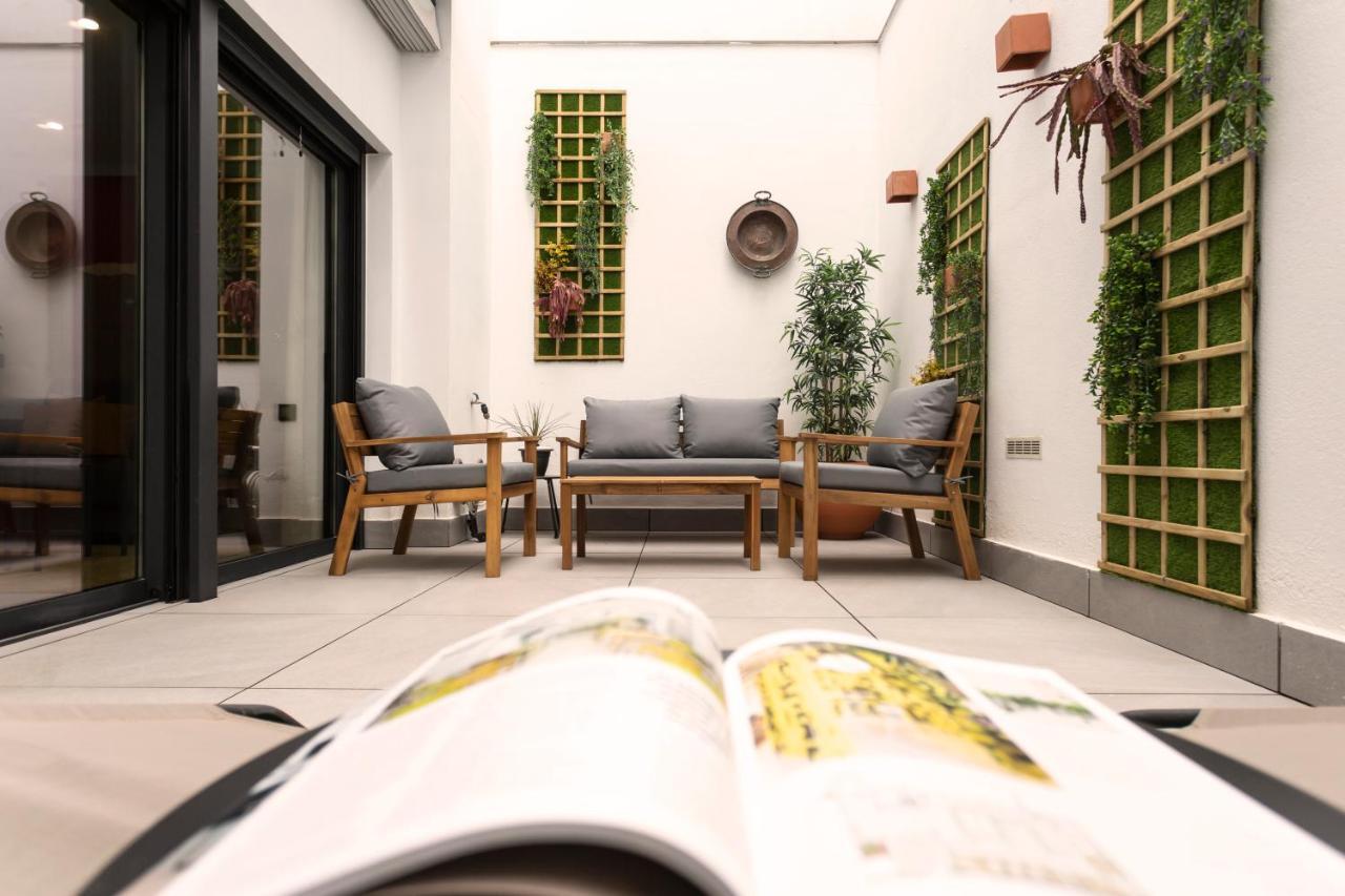 Apartamentos Bajeles Sevilla Urban Exteriör bild