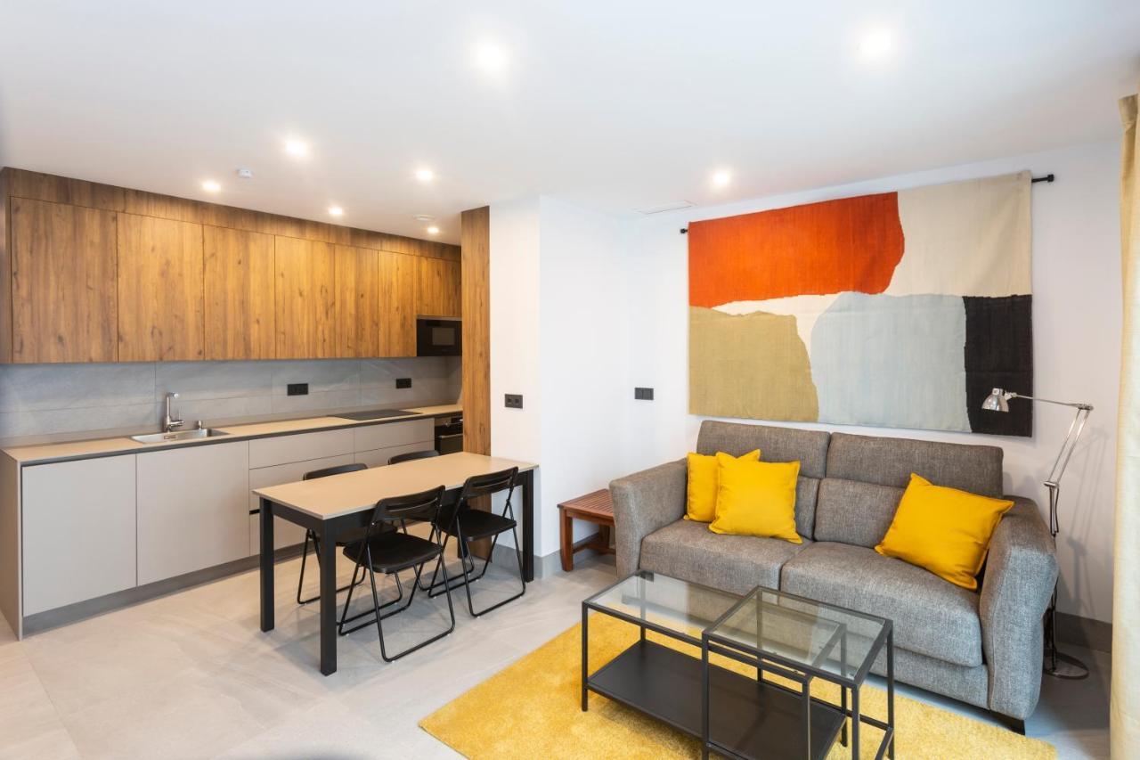 Apartamentos Bajeles Sevilla Urban Exteriör bild