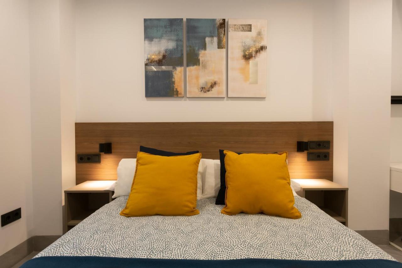 Apartamentos Bajeles Sevilla Urban Exteriör bild