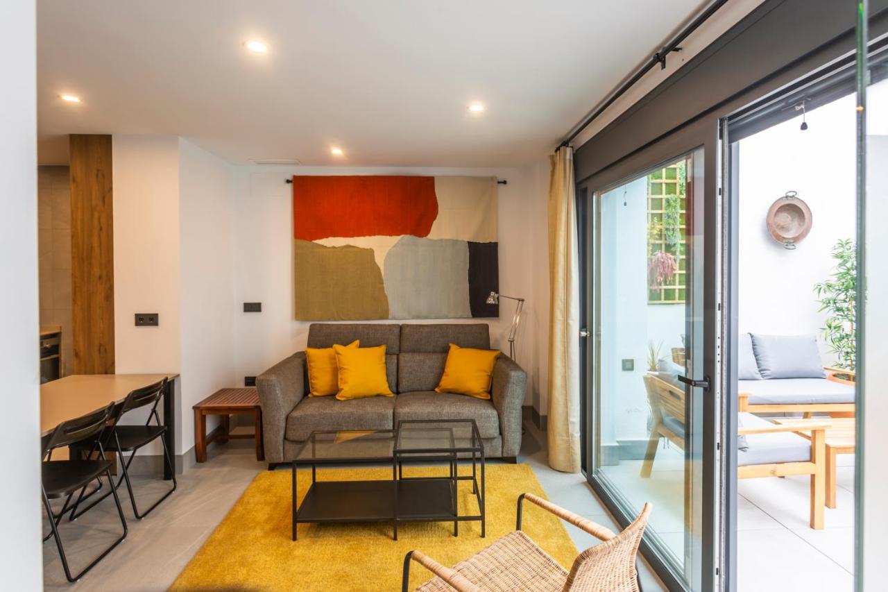 Apartamentos Bajeles Sevilla Urban Exteriör bild