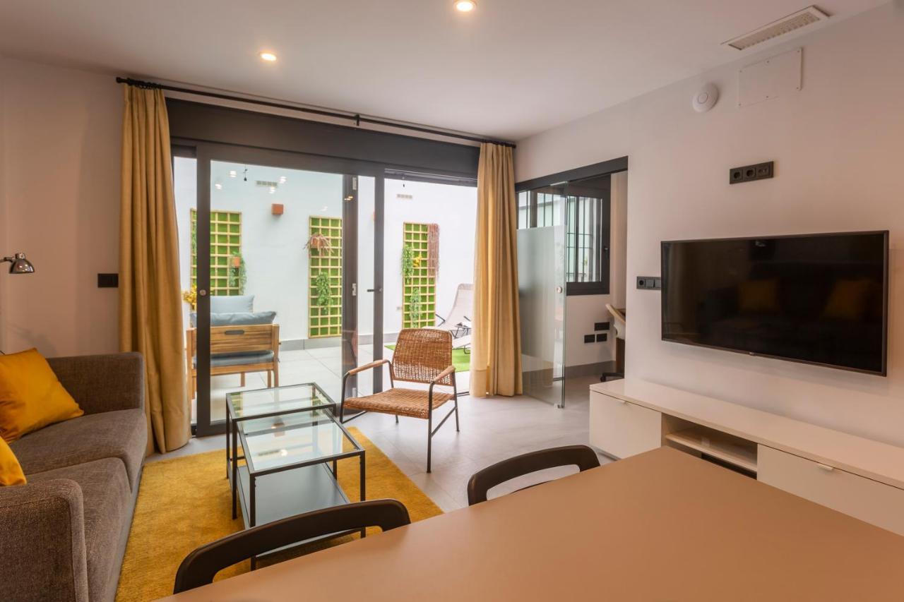 Apartamentos Bajeles Sevilla Urban Exteriör bild