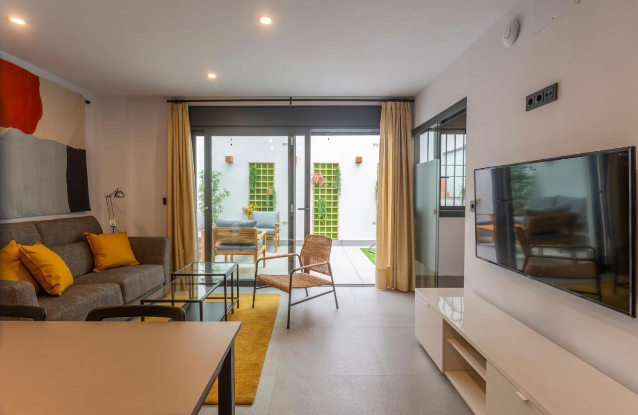Apartamentos Bajeles Sevilla Urban Exteriör bild