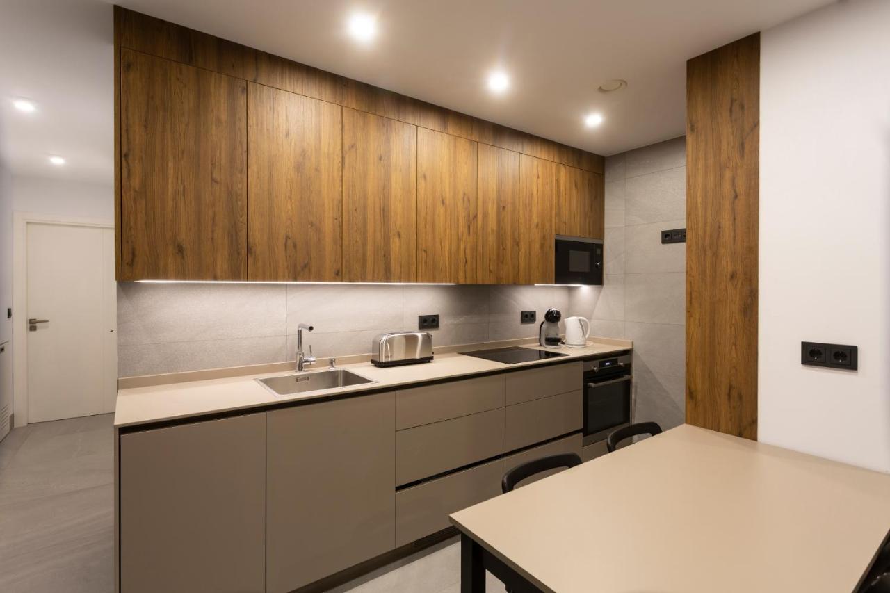 Apartamentos Bajeles Sevilla Urban Exteriör bild