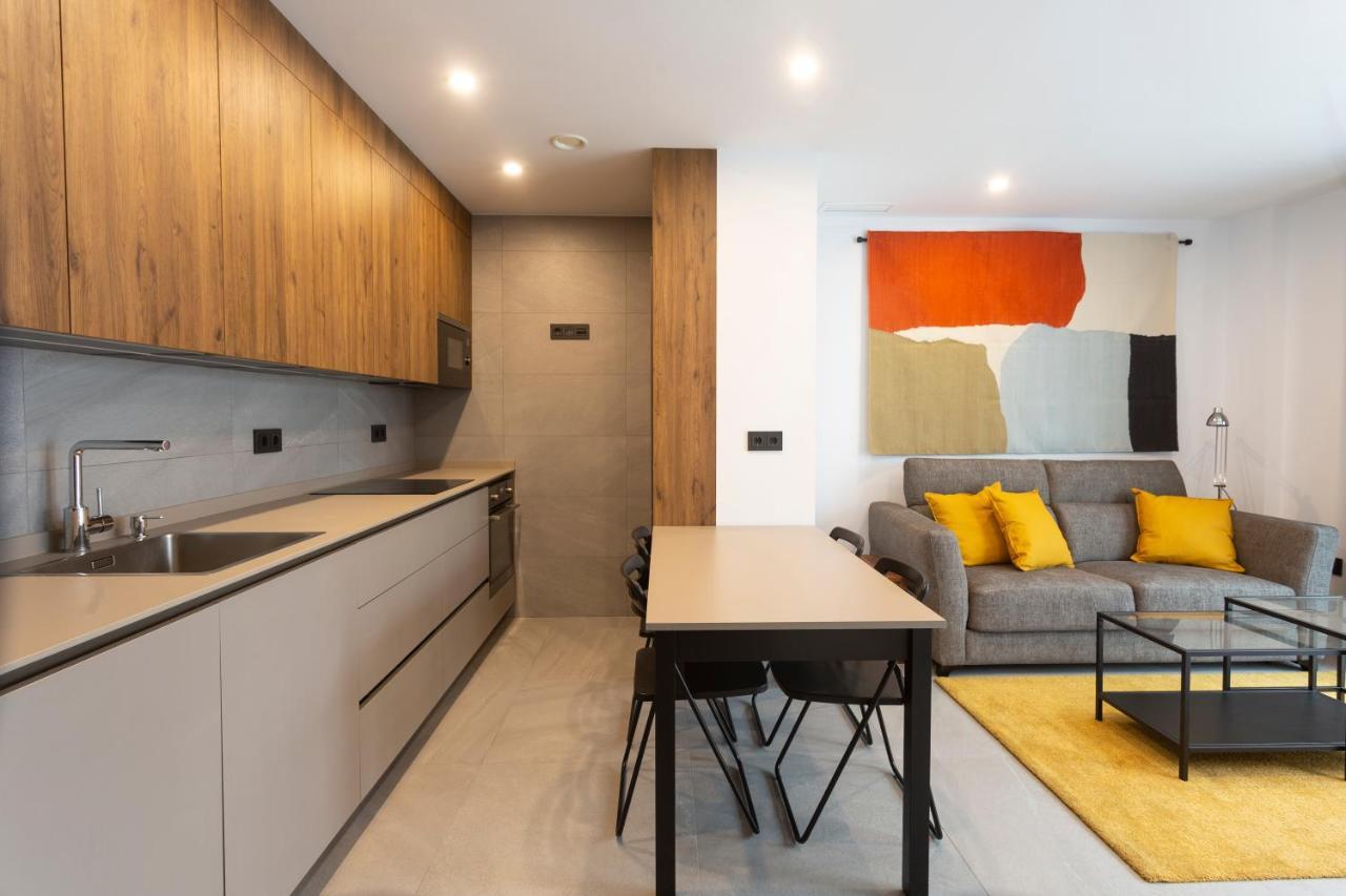 Apartamentos Bajeles Sevilla Urban Exteriör bild