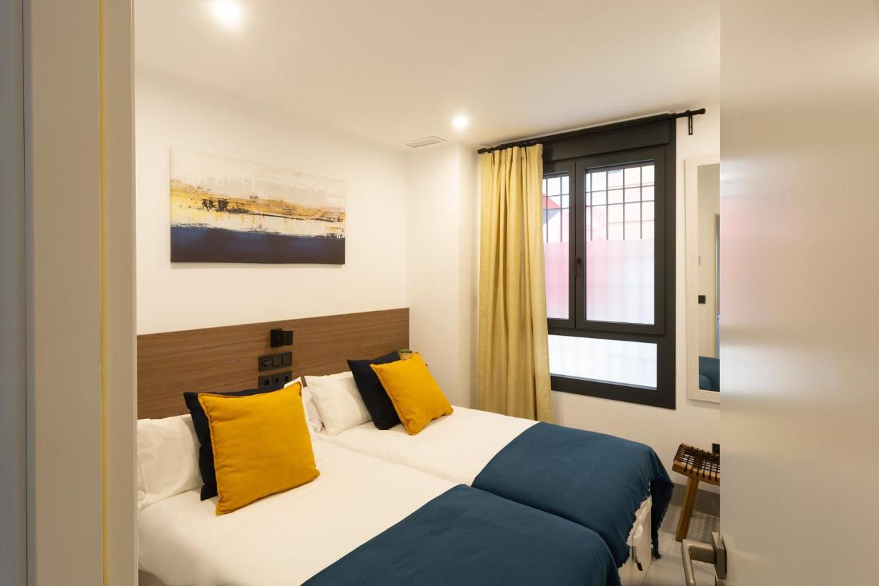 Apartamentos Bajeles Sevilla Urban Exteriör bild