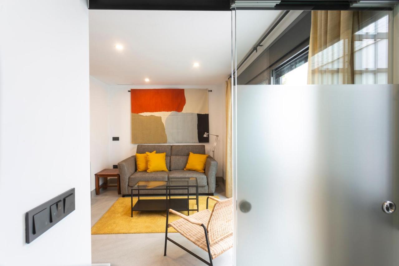 Apartamentos Bajeles Sevilla Urban Exteriör bild