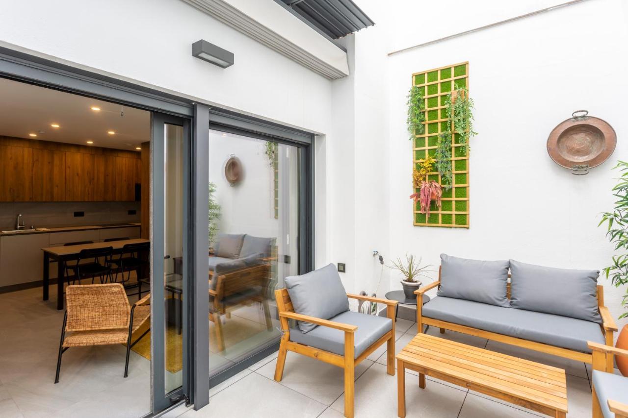 Apartamentos Bajeles Sevilla Urban Exteriör bild