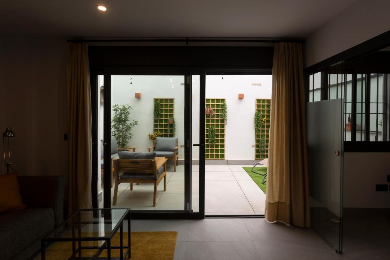 Apartamentos Bajeles Sevilla Urban Exteriör bild