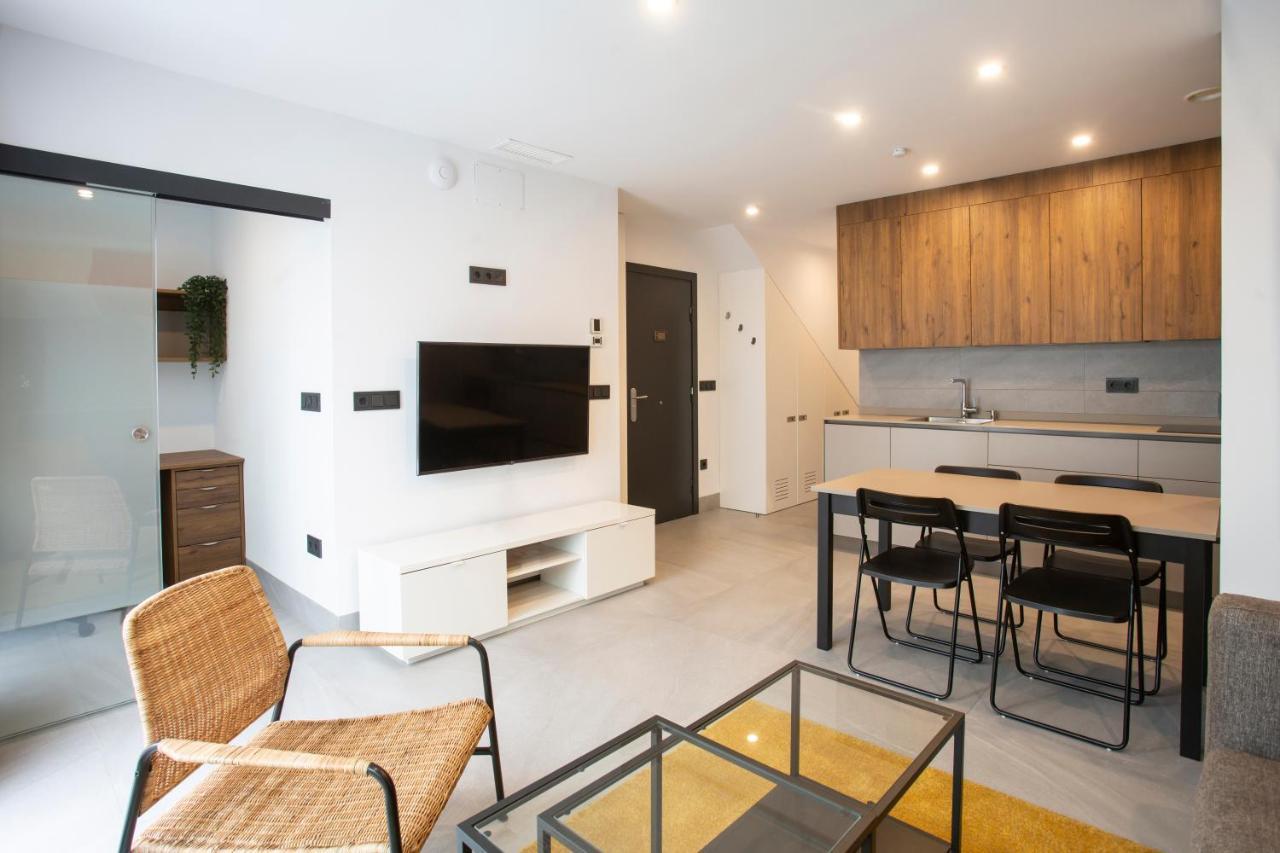 Apartamentos Bajeles Sevilla Urban Exteriör bild