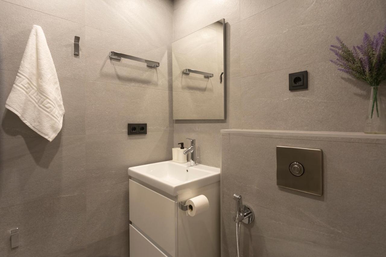 Apartamentos Bajeles Sevilla Urban Exteriör bild