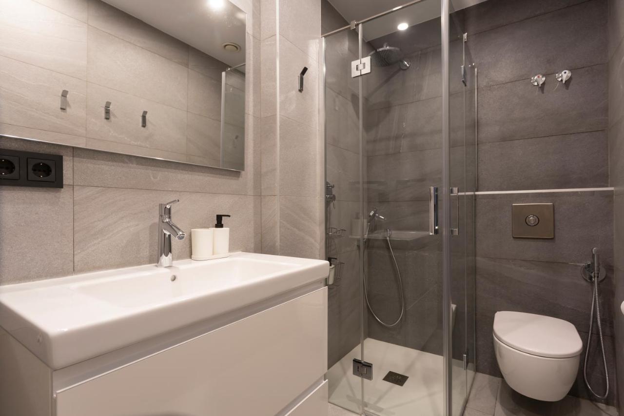 Apartamentos Bajeles Sevilla Urban Exteriör bild
