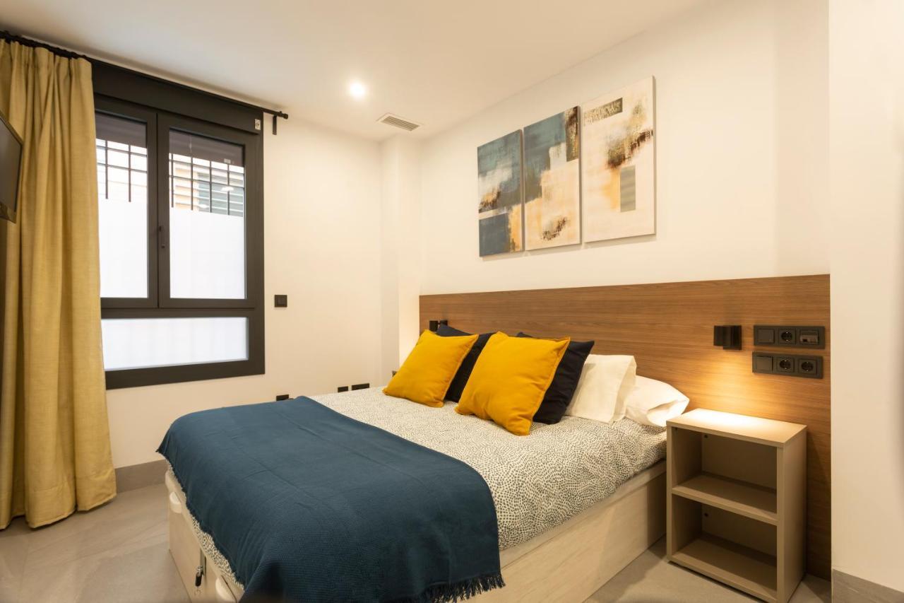 Apartamentos Bajeles Sevilla Urban Exteriör bild