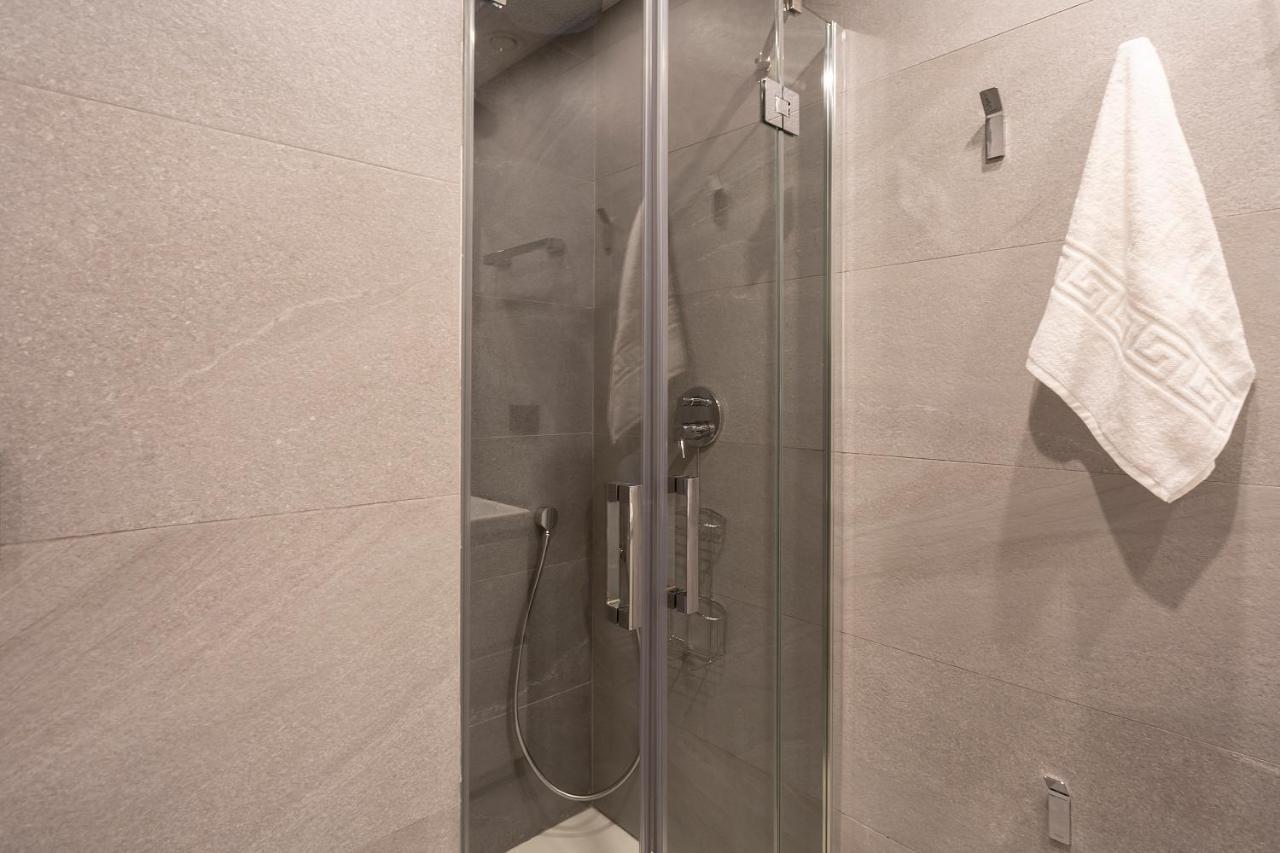 Apartamentos Bajeles Sevilla Urban Exteriör bild