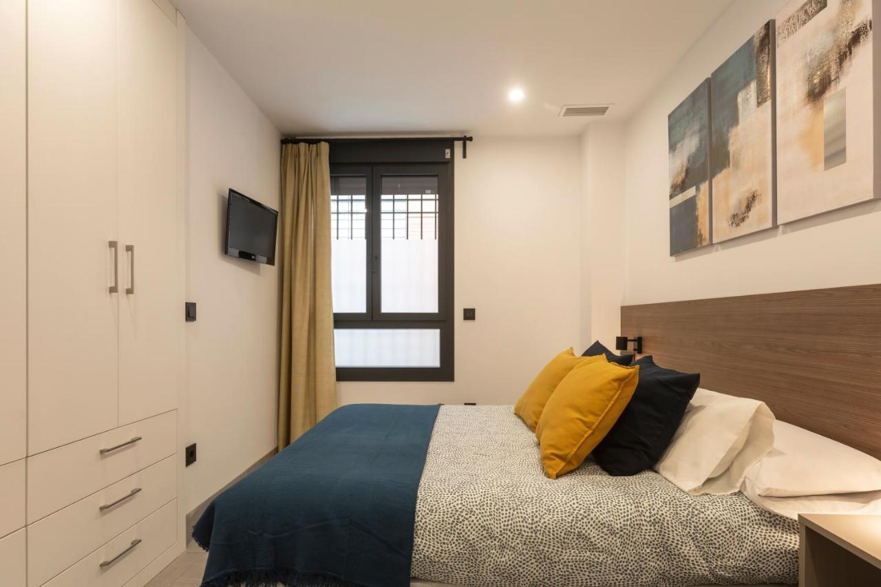 Apartamentos Bajeles Sevilla Urban Exteriör bild