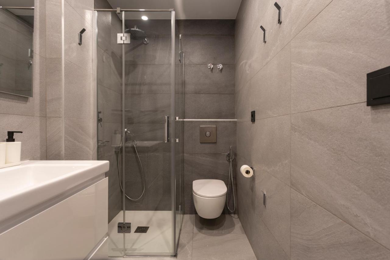 Apartamentos Bajeles Sevilla Urban Exteriör bild