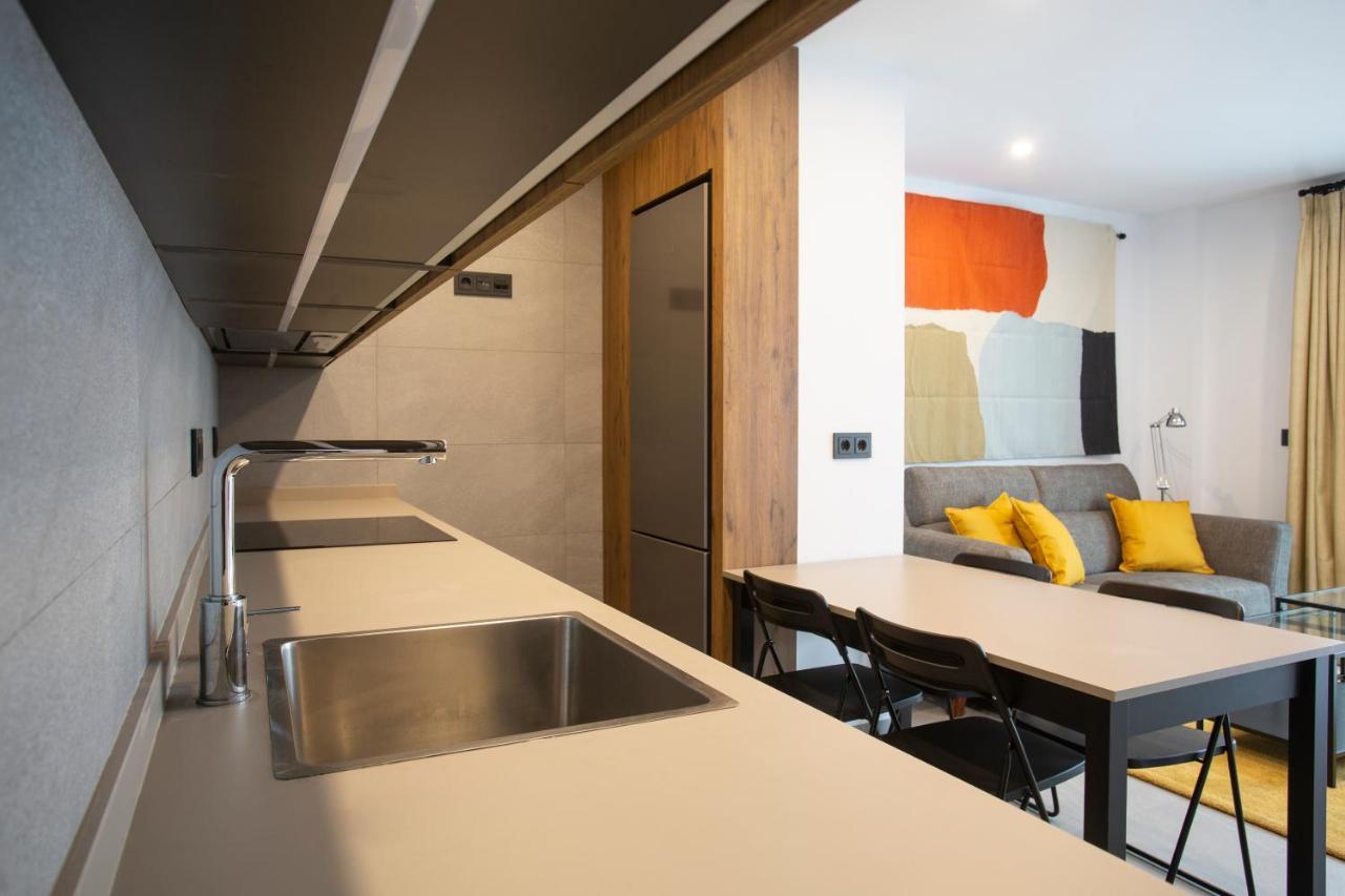 Apartamentos Bajeles Sevilla Urban Exteriör bild