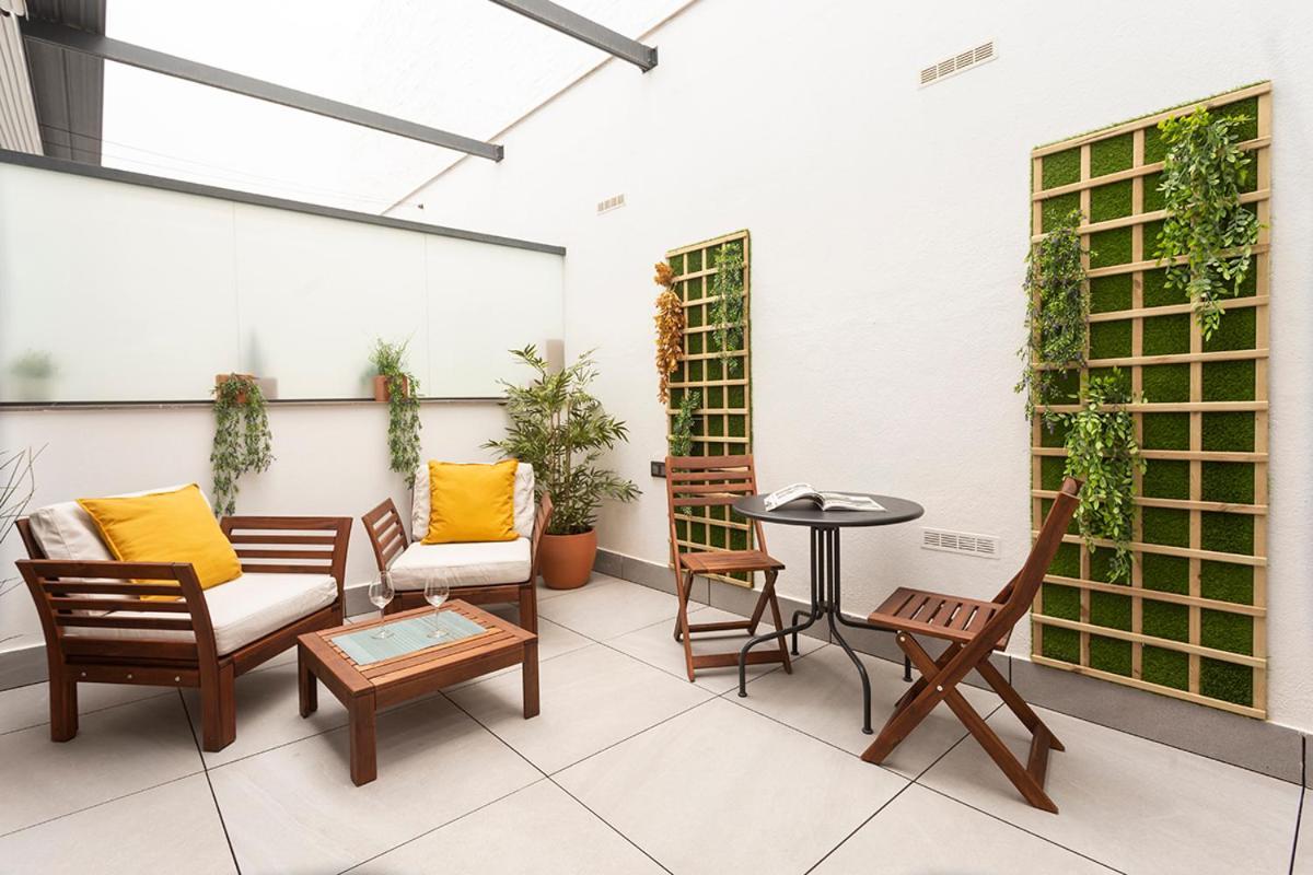Apartamentos Bajeles Sevilla Urban Exteriör bild