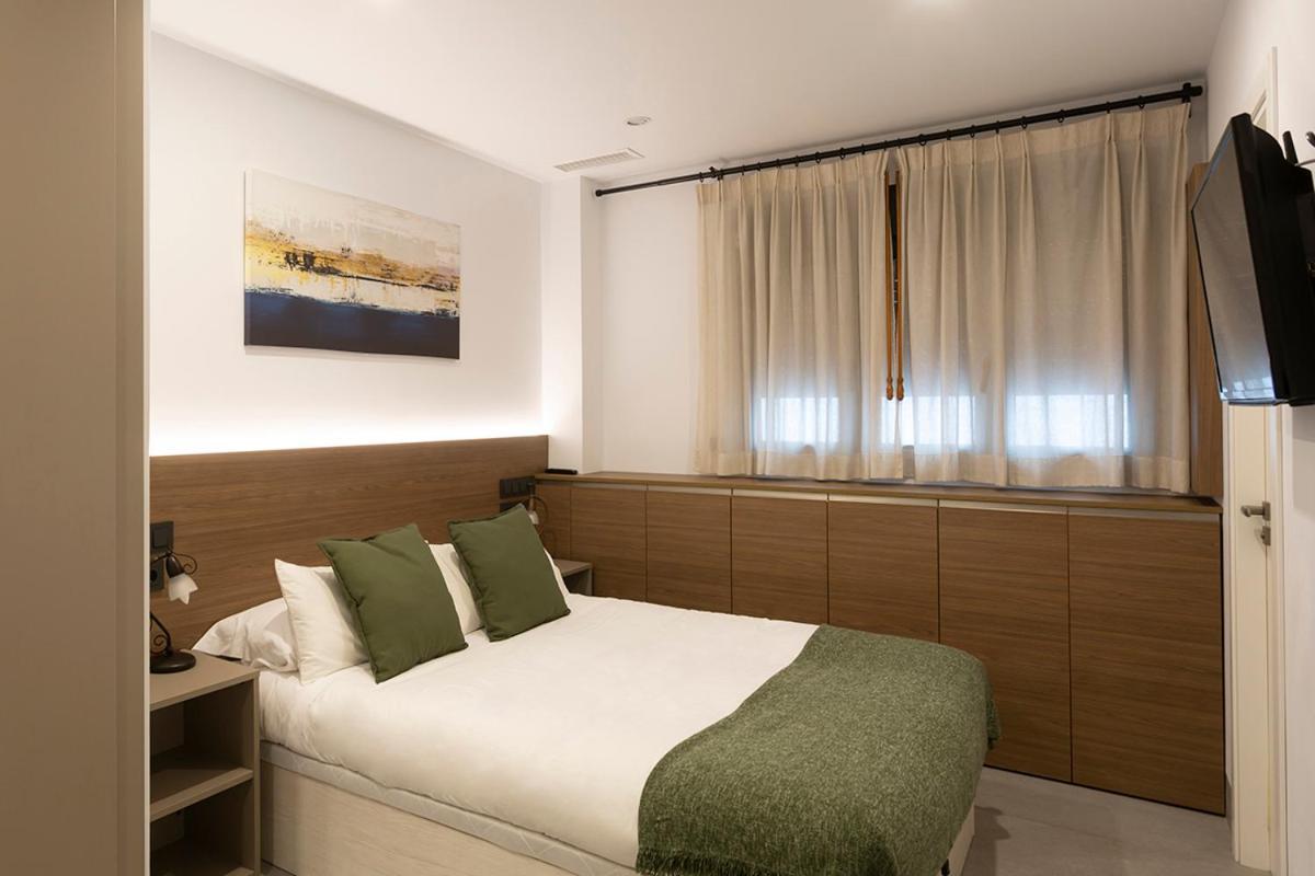 Apartamentos Bajeles Sevilla Urban Exteriör bild
