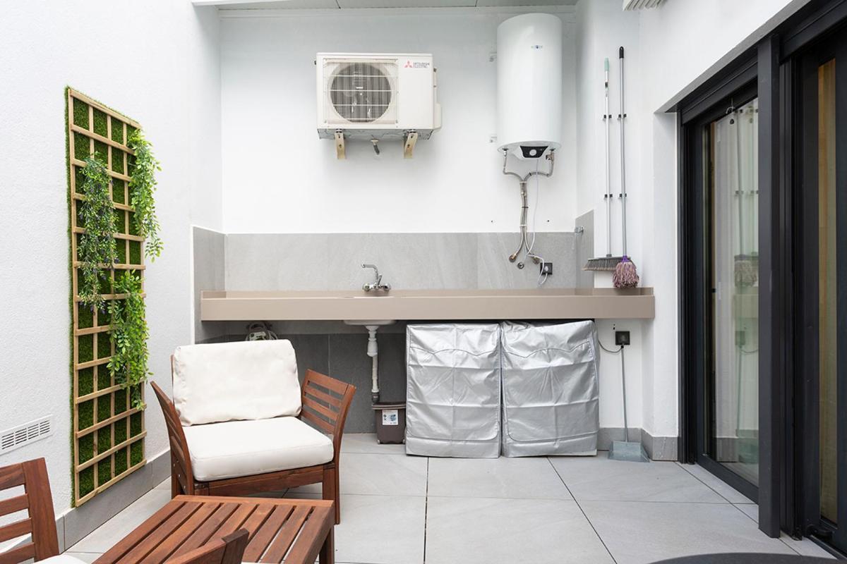 Apartamentos Bajeles Sevilla Urban Exteriör bild