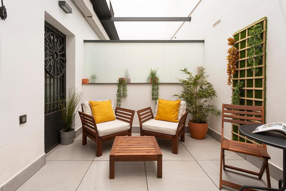 Apartamentos Bajeles Sevilla Urban Exteriör bild